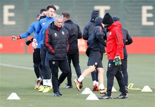 Bất chấp giá lạnh, cầu thủ MU vẫn luyện công đợi CSKA